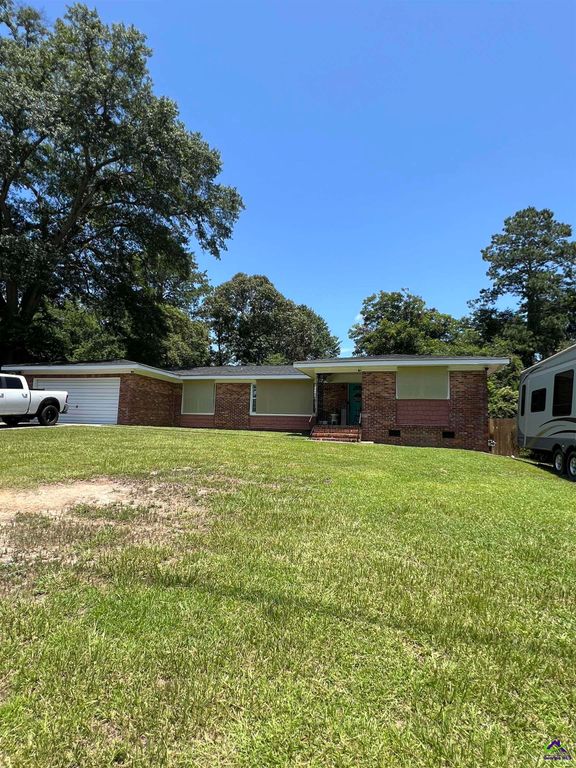 310 Forest Hill, Warner Robins, GA 31088
