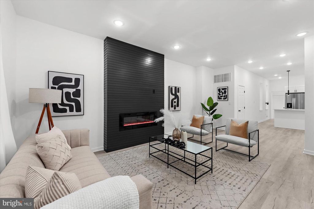 524 E PENN ST, Philadelphia, PA 19144