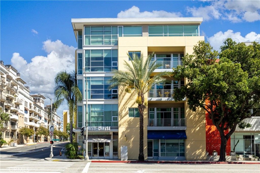 238 S Arroyo Pkwy 110, Pasadena, CA 91105 — exterior