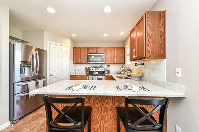 6236 N Woods Edge Court, Mccordsville, IN 46055