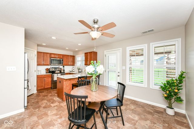 6236 N Woods Edge Court, Mccordsville, IN 46055