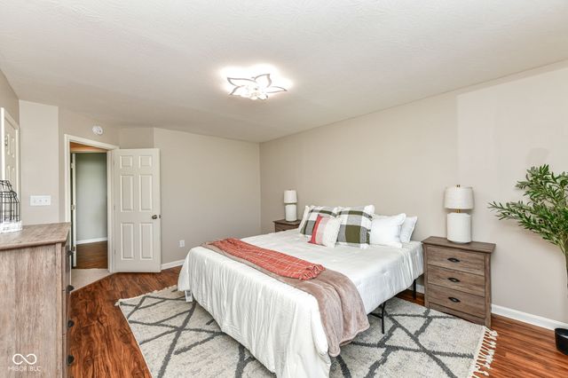 6236 N Woods Edge Court, Mccordsville, IN 46055