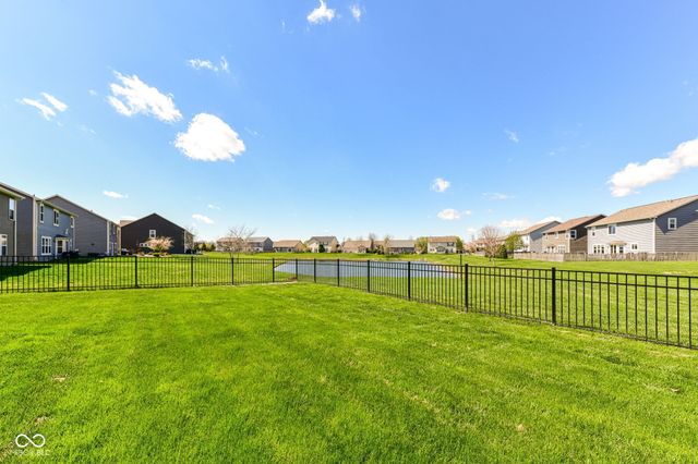 6236 N Woods Edge Court, Mccordsville, IN 46055