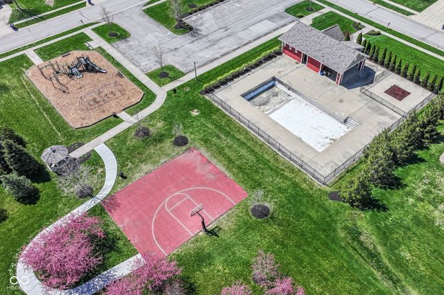 6236 N Woods Edge Court, Mccordsville, IN 46055