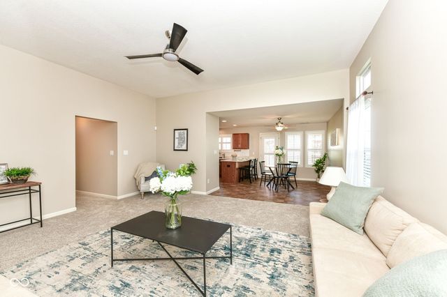 6236 N Woods Edge Court, Mccordsville, IN 46055
