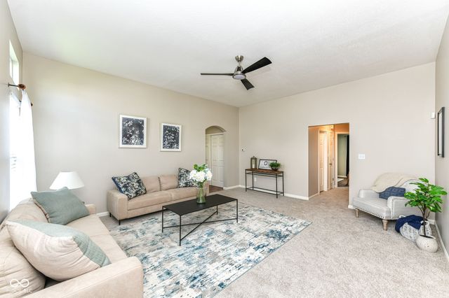 6236 N Woods Edge Court, Mccordsville, IN 46055