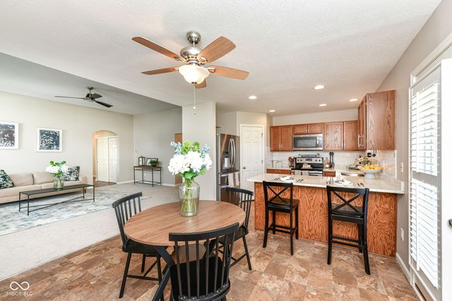 6236 N Woods Edge Court, Mccordsville, IN 46055