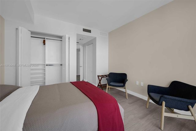 55 SW 9th St 3306, Miami, FL 33130