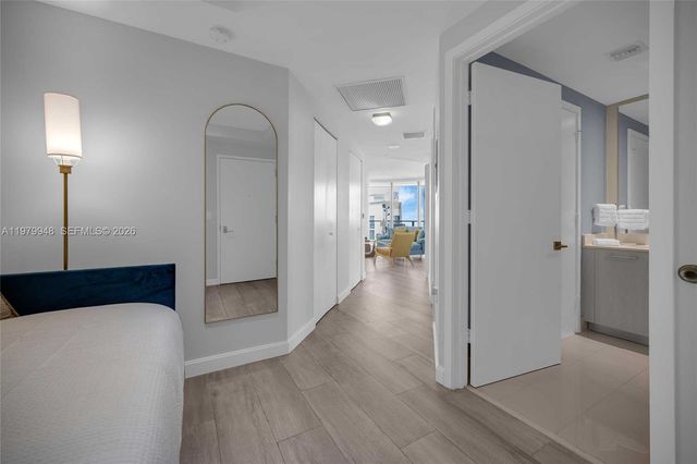 55 SW 9th St 3306, Miami, FL 33130