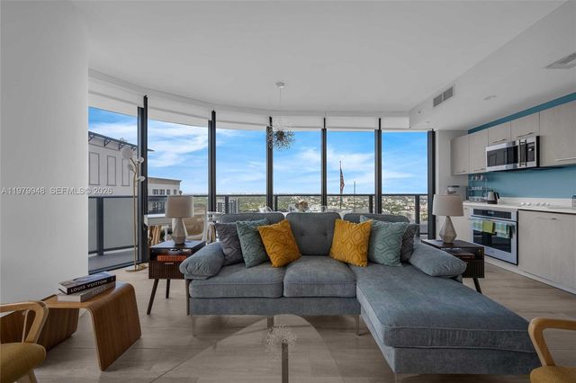 55 SW 9th St 3306, Miami, FL 33130