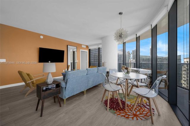 55 SW 9th St 3306, Miami, FL 33130