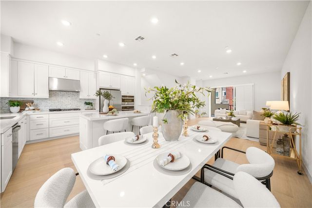 271 Lynx, Irvine, CA 92618