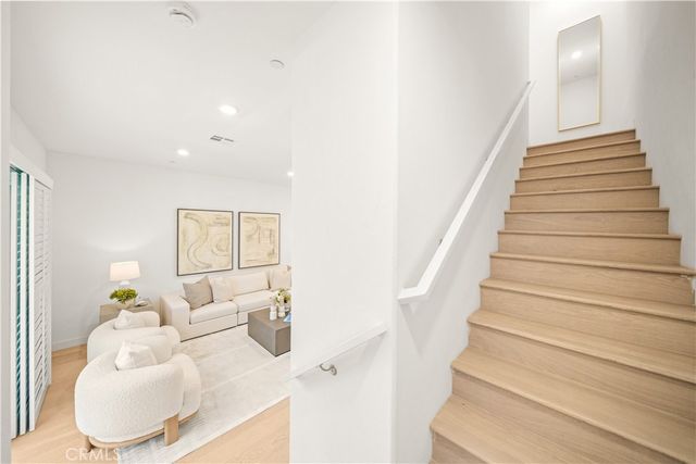 271 Lynx, Irvine, CA 92618