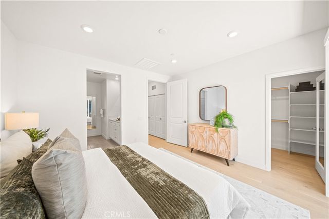 271 Lynx, Irvine, CA 92618