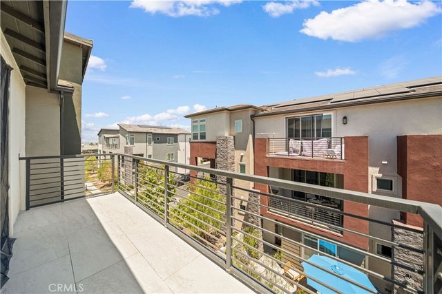 271 Lynx, Irvine, CA 92618