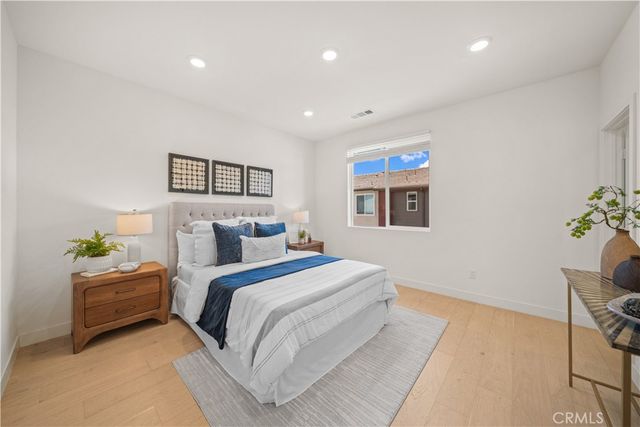 271 Lynx, Irvine, CA 92618