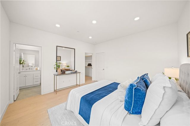 271 Lynx, Irvine, CA 92618