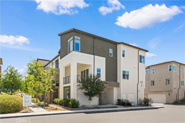 271 Lynx, Irvine, CA 92618