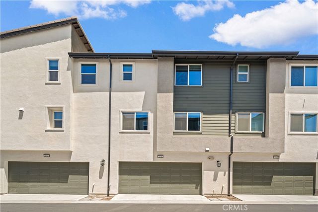 271 Lynx, Irvine, CA 92618