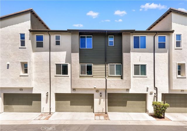 271 Lynx, Irvine, CA 92618
