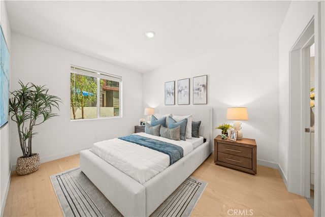 271 Lynx, Irvine, CA 92618