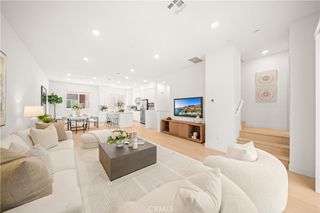 271 Lynx, Irvine, CA 92618
