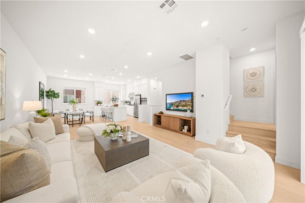 271 Lynx, Irvine, CA 92618