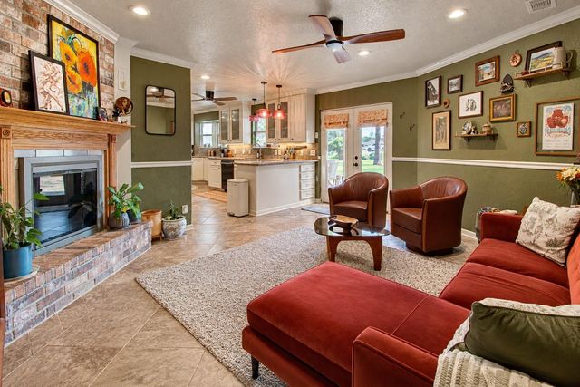 12315 Thaman Drive, Dickinson, TX 77539