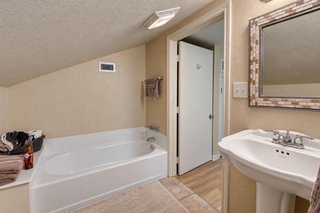 12315 Thaman Drive, Dickinson, TX 77539