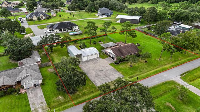 12315 Thaman Drive, Dickinson, TX 77539