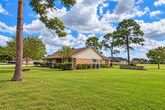 12315 Thaman Drive, Dickinson, TX 77539