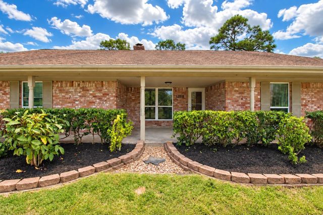 12315 Thaman Drive, Dickinson, TX 77539