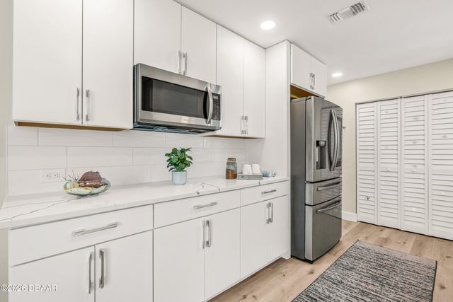 2111 S Peninsula Drive, Daytona Beach, FL 32118