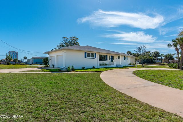 2111 S Peninsula Drive, Daytona Beach, FL 32118