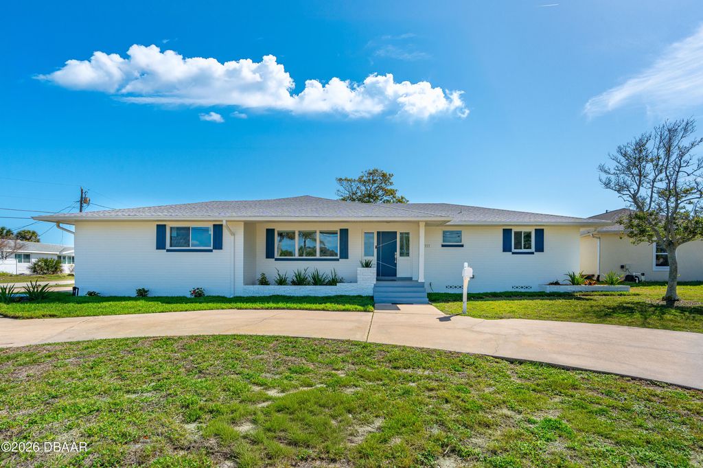 2111 S Peninsula Drive, Daytona Beach, FL 32118