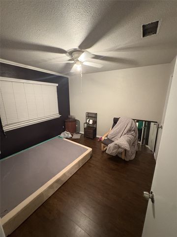 4676 Bracken Dr, Fort Worth, TX 76137