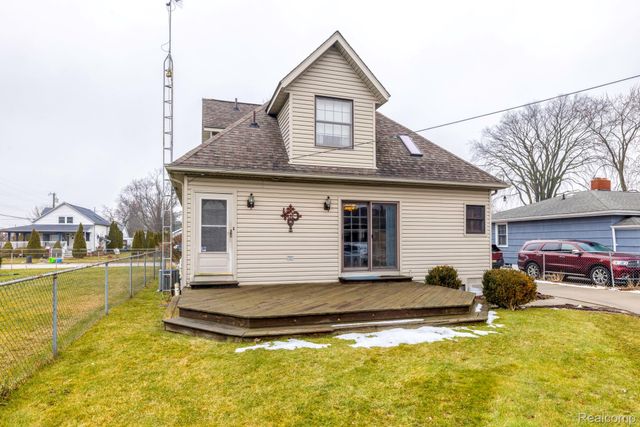 1914 Howard Street, Port Huron, MI 48060