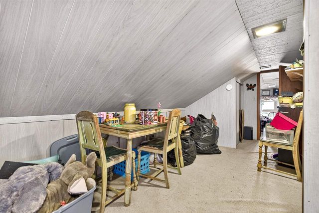 844 APPLETON ROAD, Menasha, WI 54952