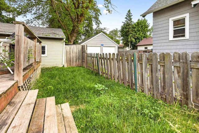 844 APPLETON ROAD, Menasha, WI 54952