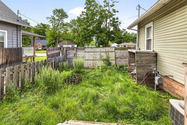 844 APPLETON ROAD, Menasha, WI 54952