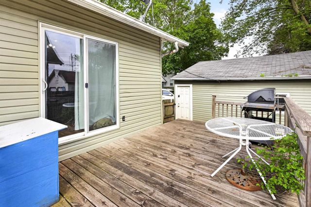 844 APPLETON ROAD, Menasha, WI 54952
