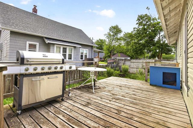 844 APPLETON ROAD, Menasha, WI 54952