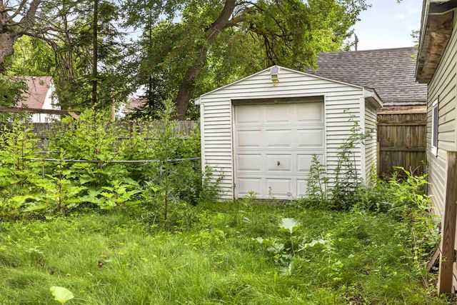 844 APPLETON ROAD, Menasha, WI 54952
