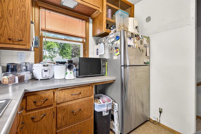 844 APPLETON ROAD, Menasha, WI 54952