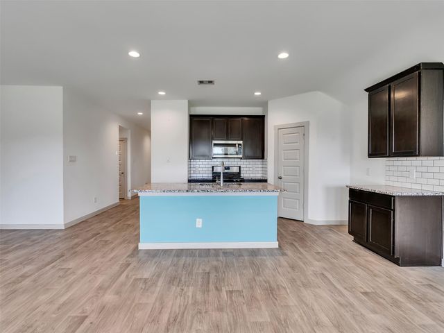 8003 Black Forest Lane, Rosharon, TX 77583