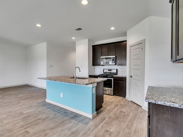 8003 Black Forest Lane, Rosharon, TX 77583
