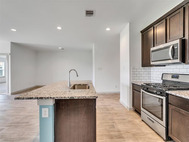 8003 Black Forest Lane, Rosharon, TX 77583