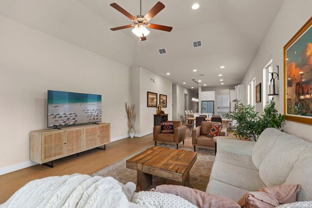 25038 Las Pilas, San Antonio, TX 78261