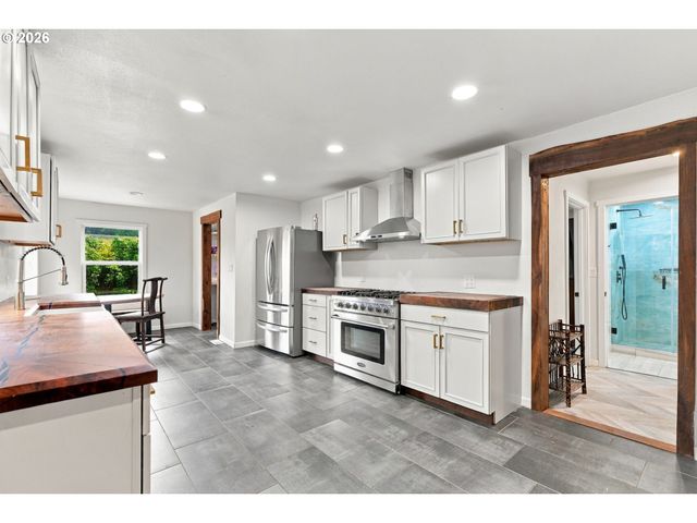 5625 Se OETKIN Rd, Milwaukie, OR 97267