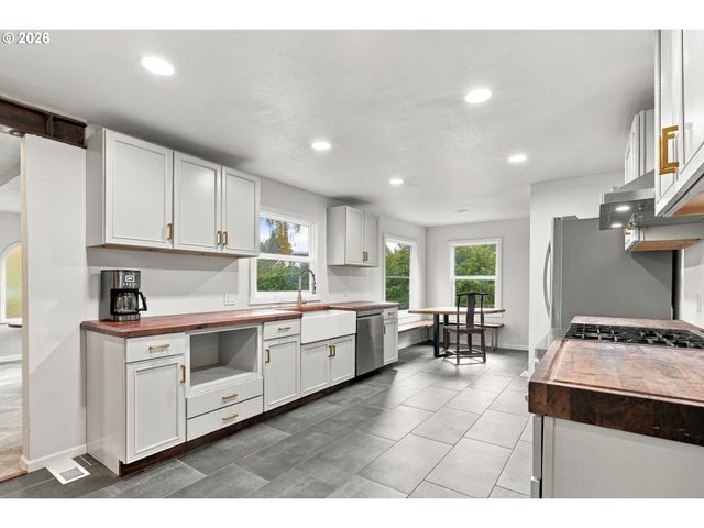 5625 Se OETKIN Rd, Milwaukie, OR 97267